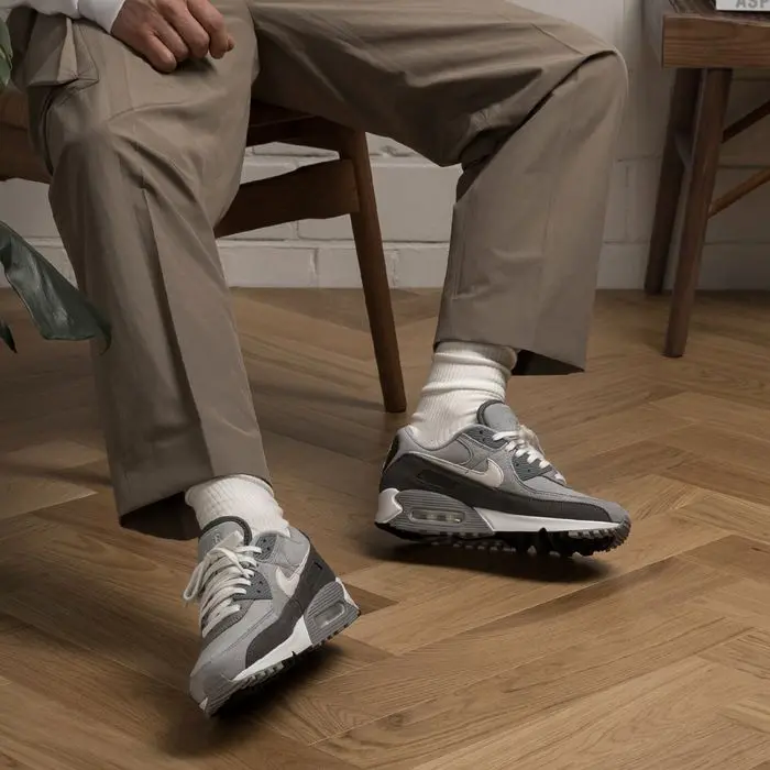 Alternative view of Giày Nike Air Max 90 Premium 'Light Smoke Grey' DA1641-001
