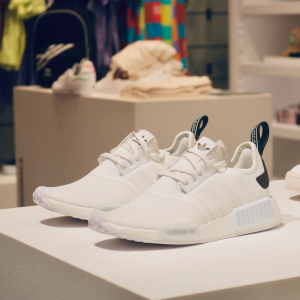 Alternative view of Giày Adidas NMD R1 'White Black' GY6067