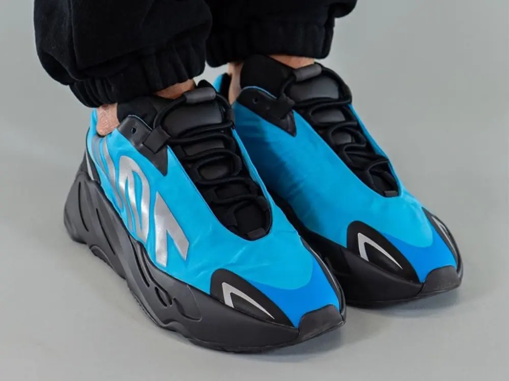 Giày Adidas Yeezy Boost 700 MNVN 'Bright Cyan' GZ3079 - Ảnh 4
