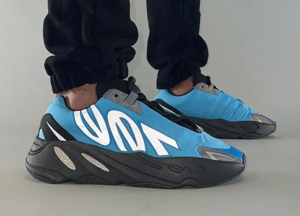 Giày Adidas Yeezy Boost 700 MNVN 'Bright Cyan' GZ3079 - Ảnh 5