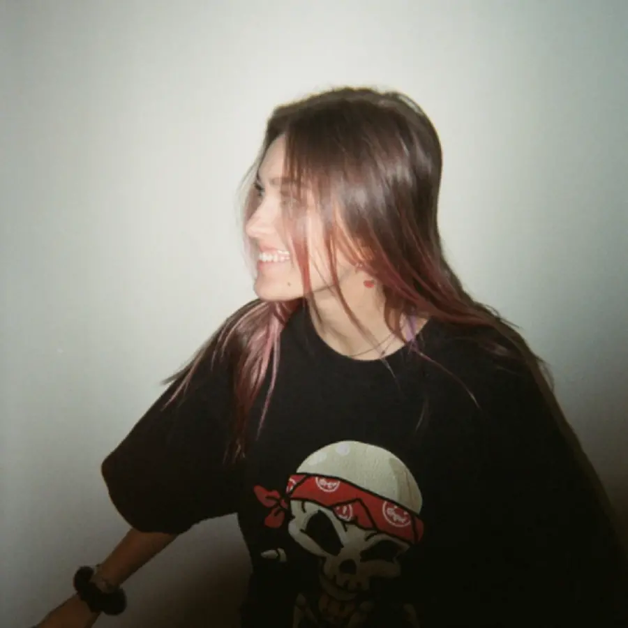 Alternative view of Áo Drew House Hearty Vintage SS Tee Black