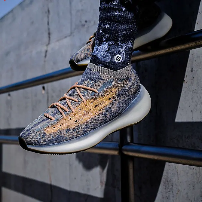 Alternative view of Giày Adidas Yeezy Boost 380 'Covellite' GZ0454