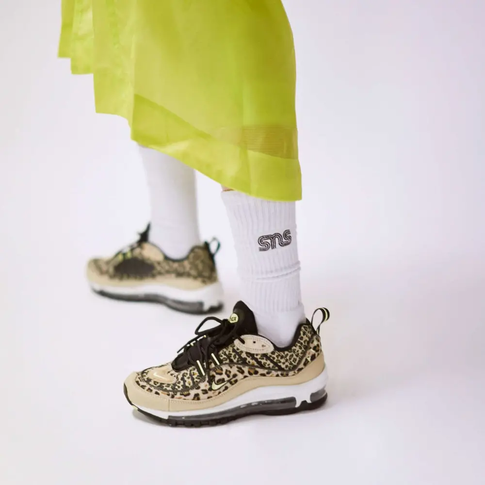 Alternative view of Giày Nike Wmns Air Max 98 Premium 'Leopard' BV1978-200
