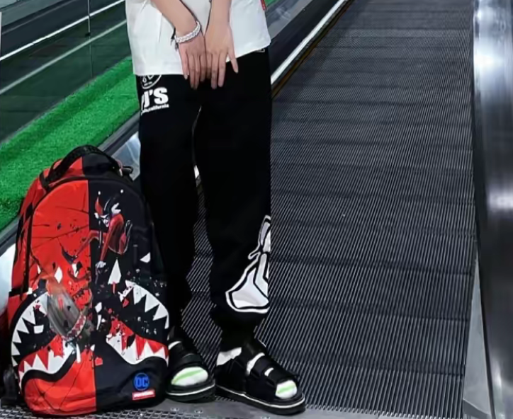 Balo Sprayground x DC 'Red Black' W0645728 - Ảnh 2