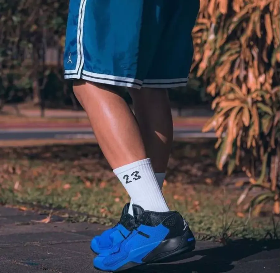 Alternative view of Giày Nike Jordan Zion 2 ‘Hyper Royal’ DO9072-410