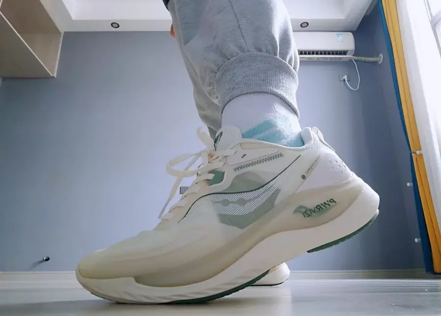 Alternative view of Giày Saucony Phoenix Inferno 'White Green' S28184-1