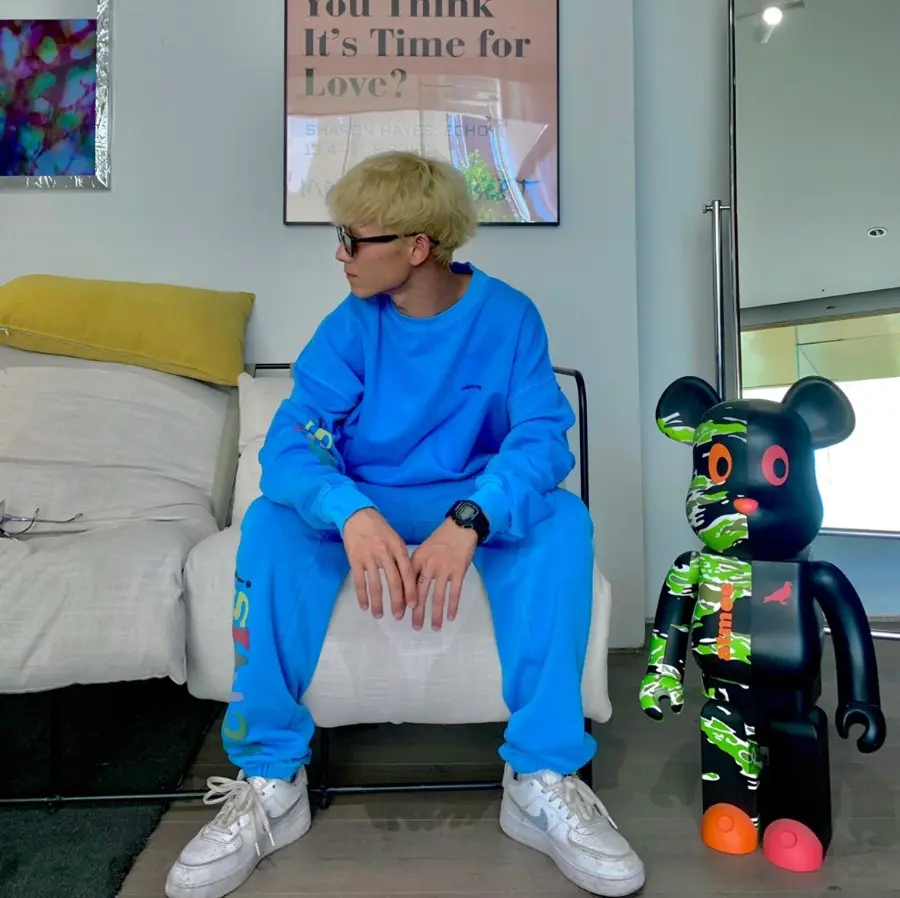 Alternative view of Mô Hình Bearbrick Atmos Staple 1000%