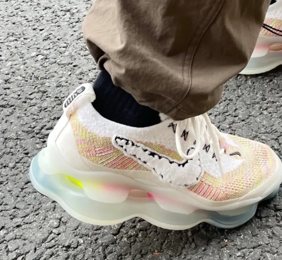 Alternative view of Giày Nike Air Max Scorpion 'Air Max Day' FJ6032-910