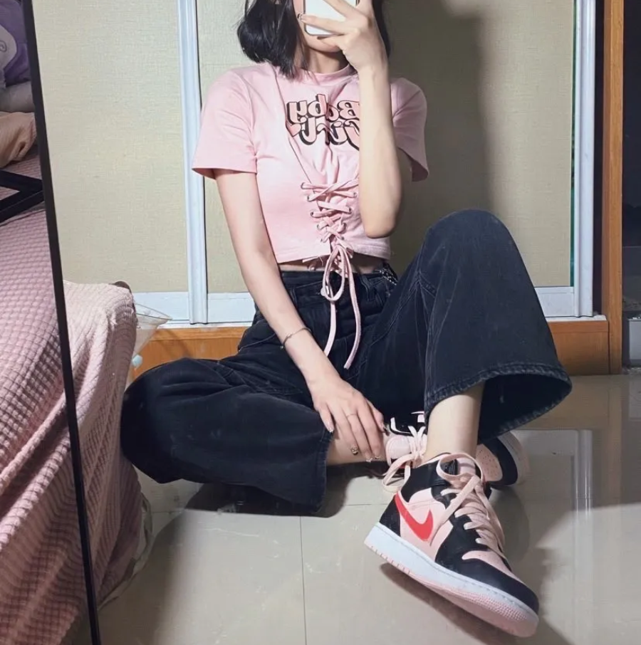 Giày Nike Air Jordan 1 Mid GS 'Black Pink Crimson' 554725-604 - Ảnh 5