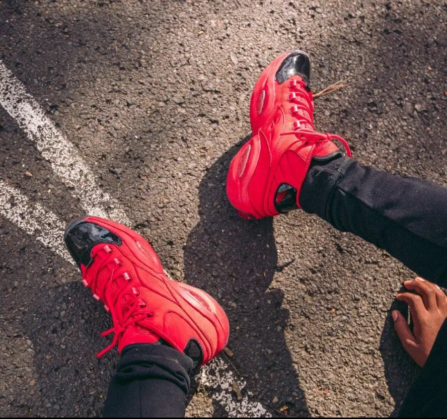 Alternative view of Giày Reebok Question Mid Heart Over Hype 'Red Black' FW5304