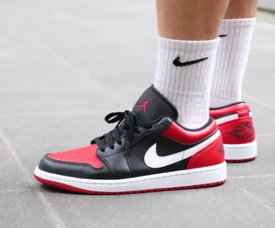 Alternative view of Giày Nike Air Jordan 1 Low 'Alternate Bred Toe' 553558-066