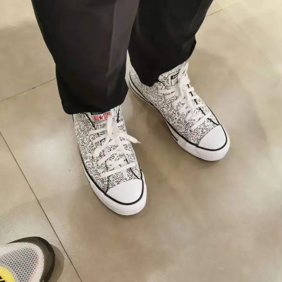 Alternative view of Giày Converse Chuck Taylor All Star Low x Keith Haring 'Print' 171860C
