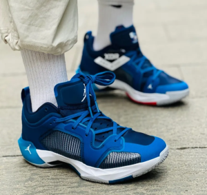 Alternative view of Giày Nike Air Jordan XXXVII Low PF 'Blue' DV9908-401