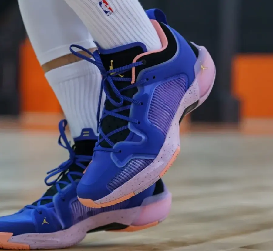 Alternative view of Giày Nike Air Jordan XXXVII 37 'Lapis Purple Navy' DQ4123-400