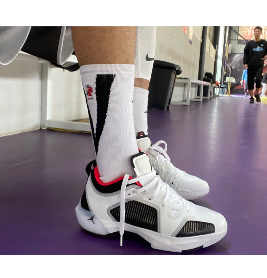 Giày Nike Air Jordan XXXVII Low PF 'White Black Siren Red' DQ4123-100 - Ảnh 4