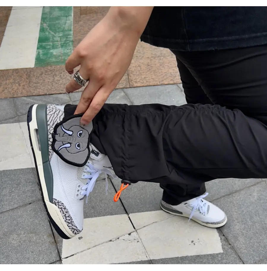 Alternative view of Giày Nike Air Jordan 3 Retro 'Hide N' Sneak' DX6665-100