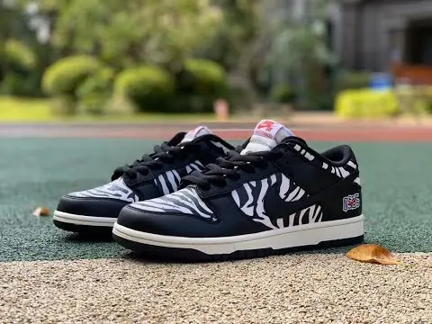 Giày Nike Quartersnacks x Dunk Low SB 'Little Debbie's Zebra Cakes' DM3510-001 - Ảnh 3