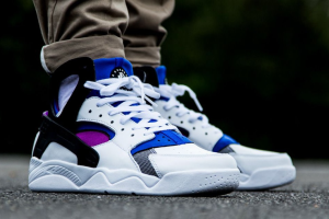 Alternative view of Giày Nike Air Flight Huarache OG 'White Varsity Purple' FD0183-101