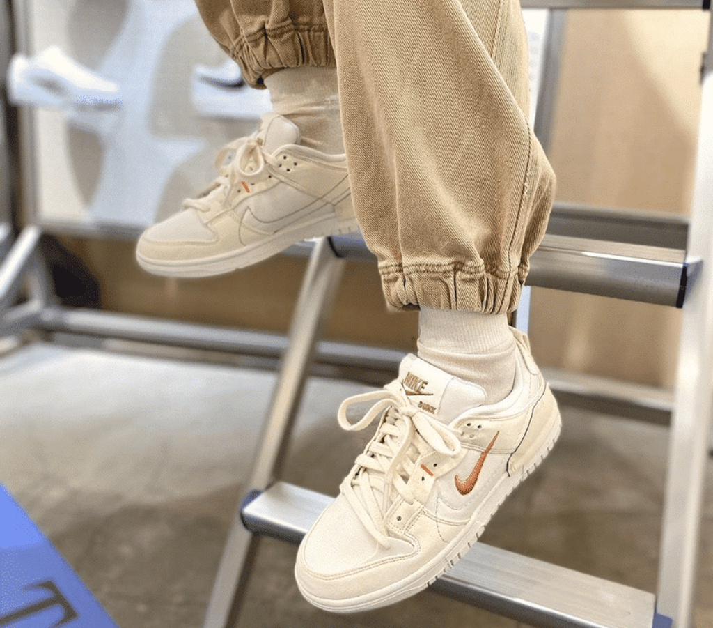 Giày Nike Wmns Dunk Low Disrupt 2 'Pale Ivory' DH4402-100 - Ảnh 2