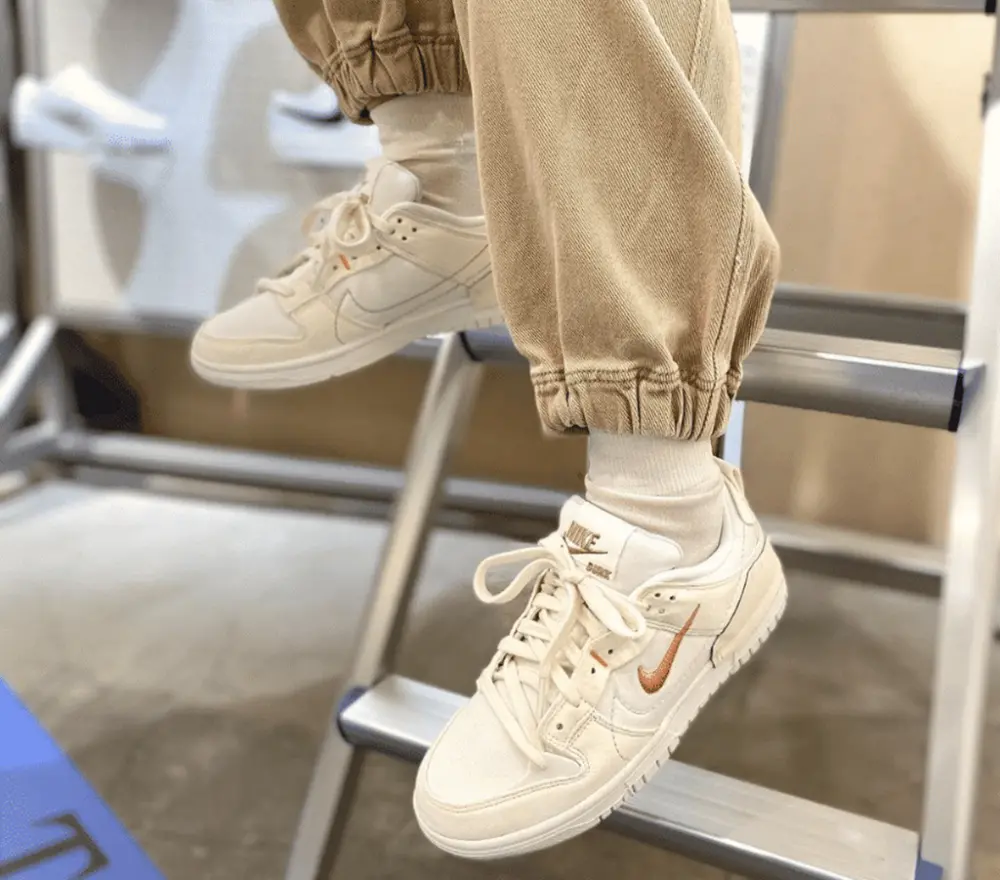 Alternative view of Giày Nike Wmns Dunk Low Disrupt 2 'Pale Ivory' DH4402-100