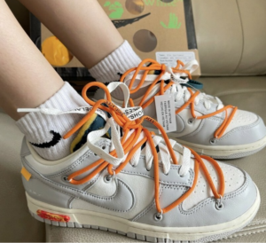 Alternative view of Giày Nike Off-White x Dunk Low 'Lot 44 of 50' DM1602-104