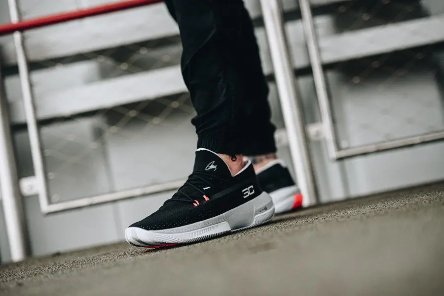 Alternative view of Giày Under Armour Curry 3Zer0 3 'Black' 3022048-001