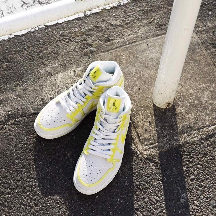 Giày Nike Wmns Air Jordan 1 Mid LX 'Off White Opti Yellow' DA5552-107 - Ảnh 3