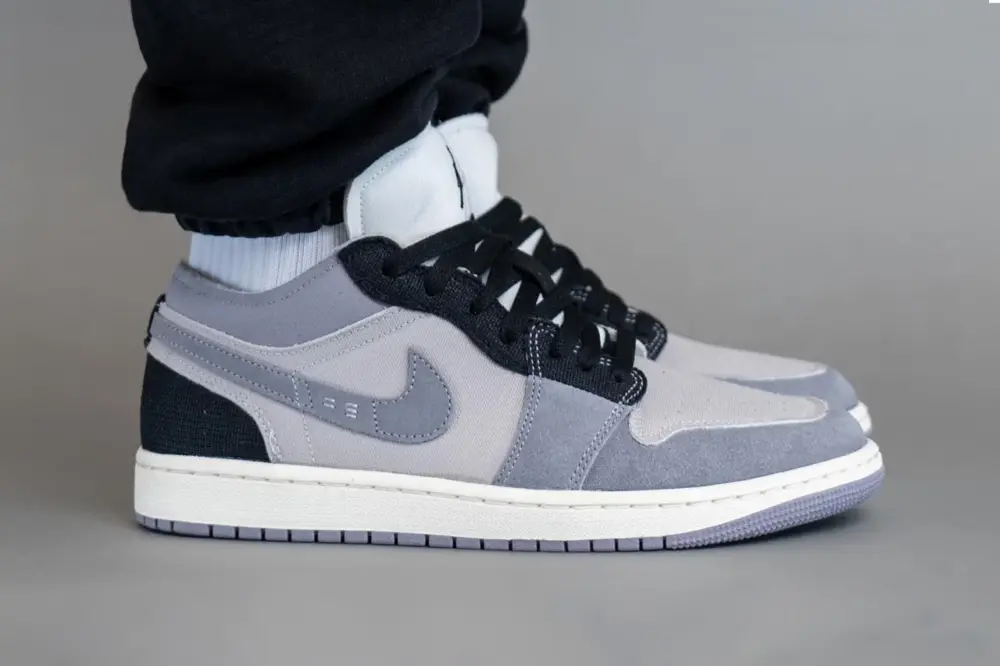Alternative view of Giày Nike Air Jordan 1 Low SE 'Inside Out - Cement Grey' DZ4135-002