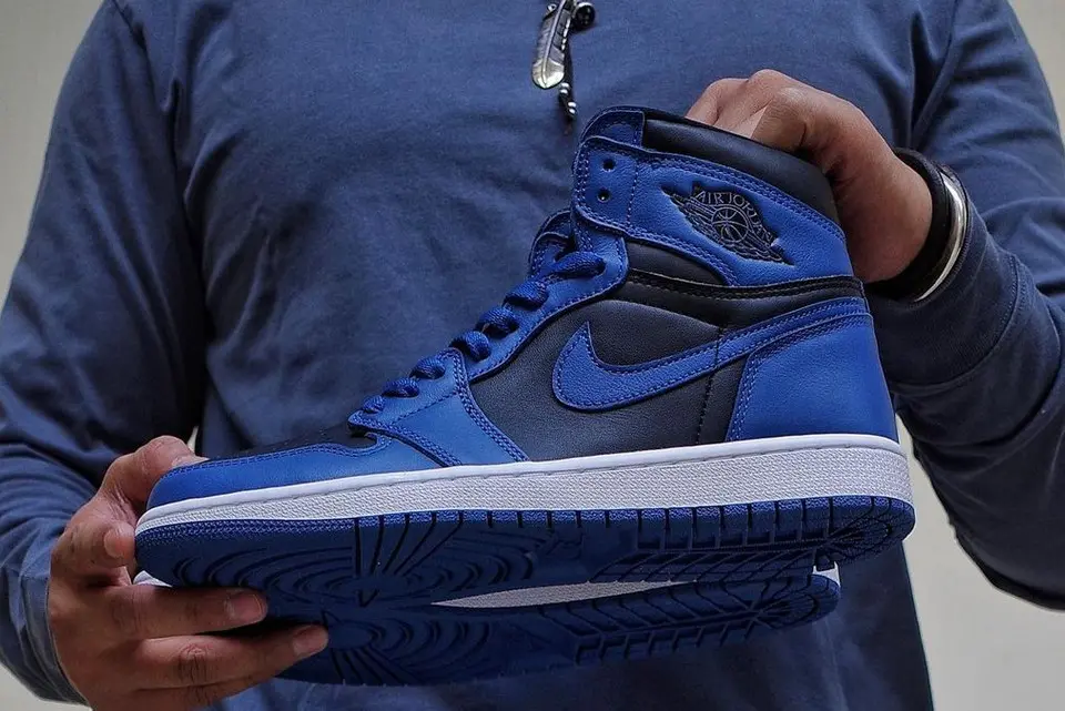 Alternative view of Giày Nike Air Jordan 1 Retro High OG 'Dark Marina Blue' 555088-404