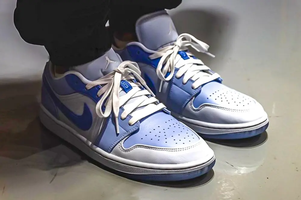 Giày Nike Air Jordan 1 Low SE 'Mighty Swooshers' DM5442-040 - Ảnh 3