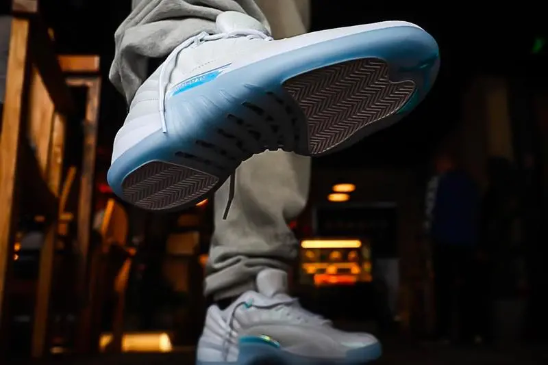Alternative view of Giày Nike Air Jordan 12 Retro Low 'Easter' DB0733-190