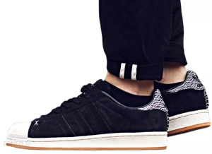 Alternative view of Giày Adidas Superstar 'Black Gum' B27737
