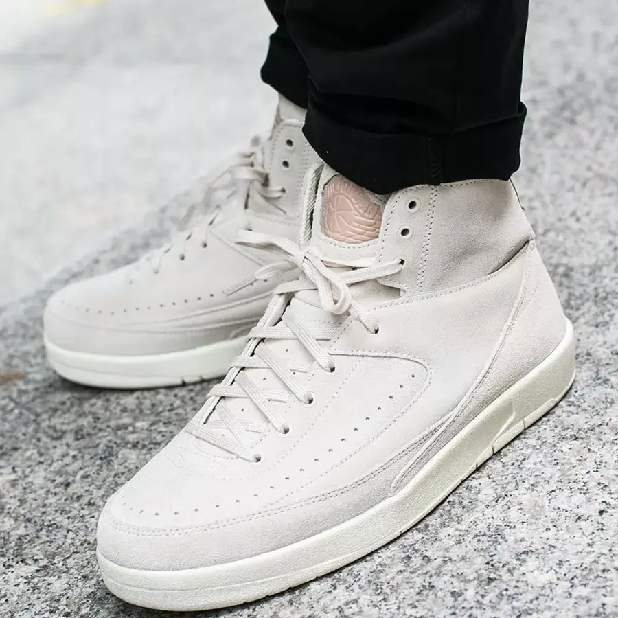 Alternative view of Giày Nike Air Jordan 2 Retro Deconstructed 'Sail' 897521-100