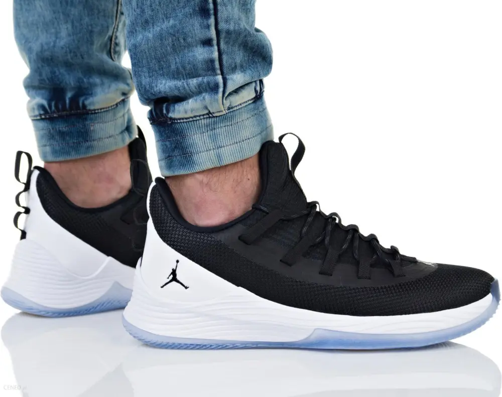 Alternative view of Giày Nike Air Jordan Ultra Fly 2 Low ‘Black White’ AH8110-010