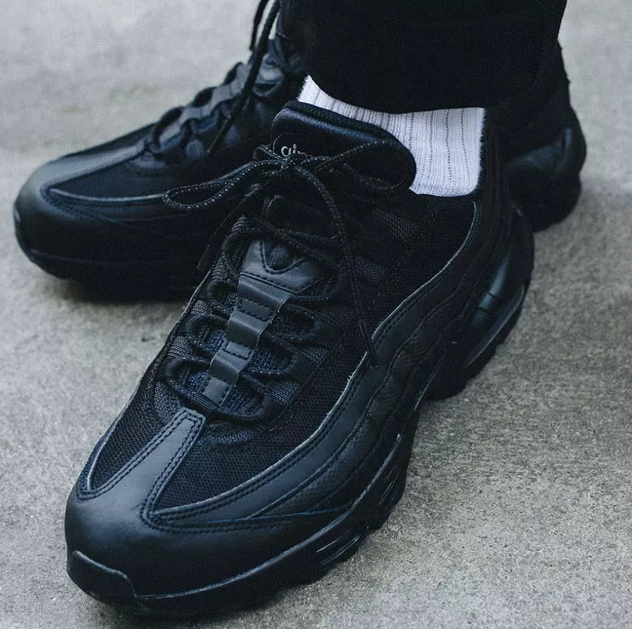 Giày Nike Air Max 95 'Essential Triple Black' CI3705-001 - Ảnh 2