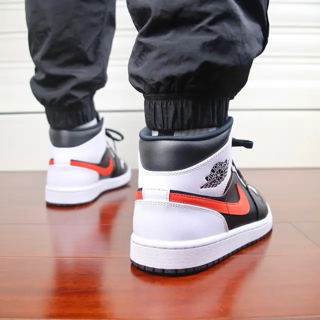 Giày Nike Air Jordan 1 Mid 'Chile Red' 554724-075 - Ảnh 4