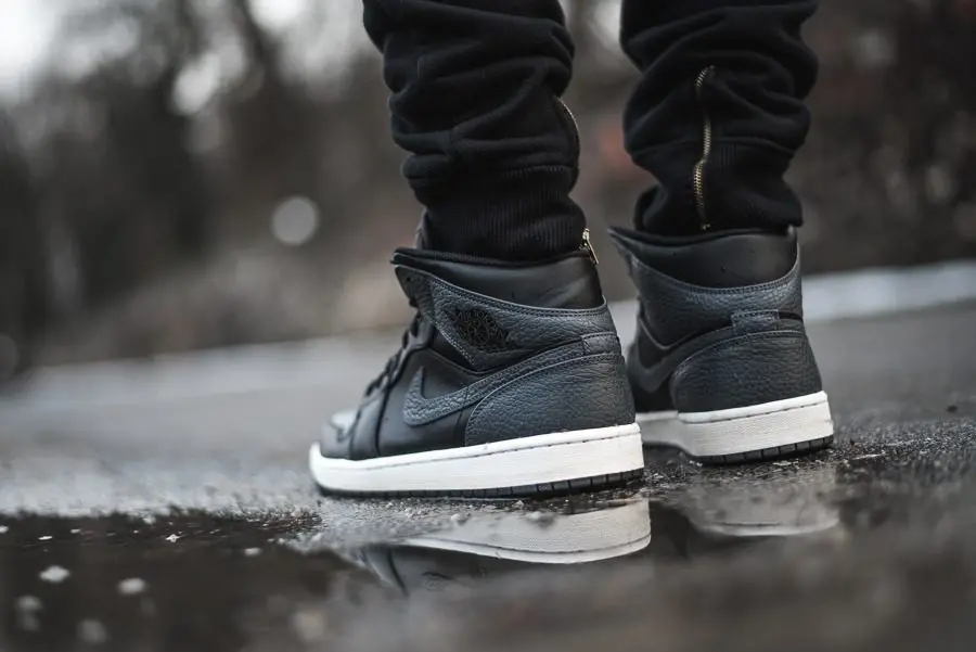 Giày Nike Jordan 1 Mid 'Tumbled Leather Grey' 554725-041 - Ảnh 4