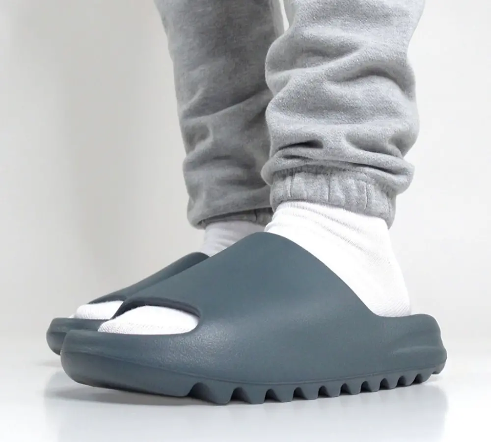 Alternative view of Dép Adidas Yeezy Slide 'Slate Marine' ID2349
