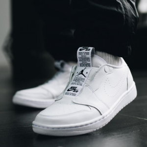 Alternative view of Giày Nike Wmns Air Jordan 1 Low Slip 'White' AV3918-100