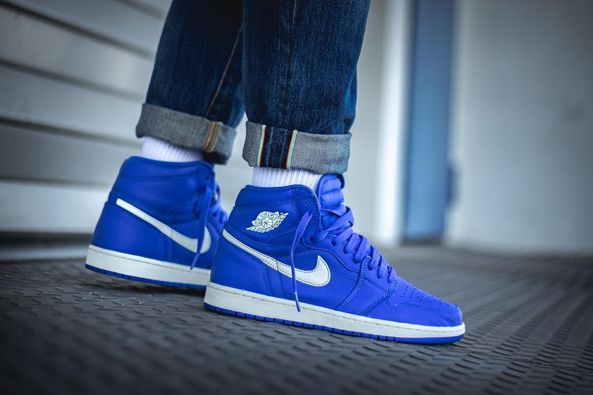 Giày Nike Air Jordan 1 Retro High 'Hyper Royal' 555088-401 - Ảnh 3
