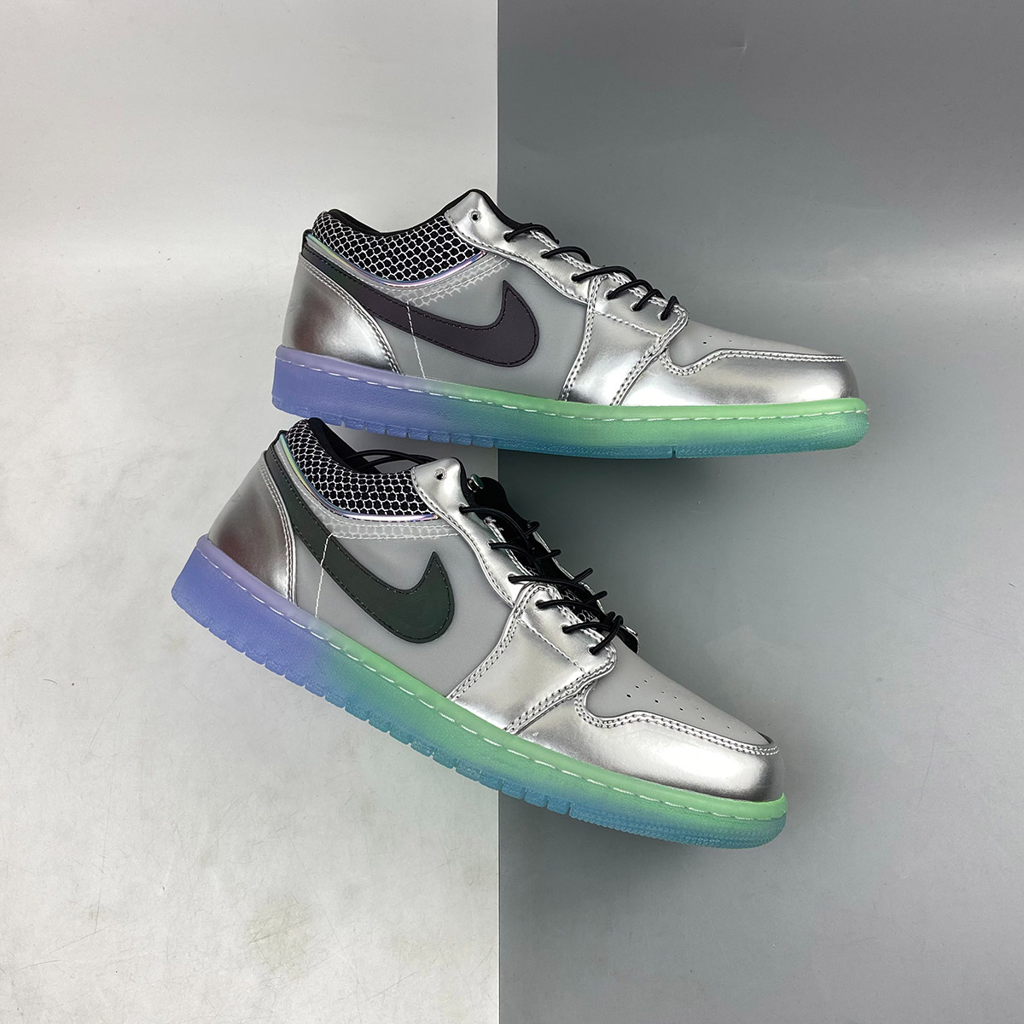 Giày Nike Wmns Air Jordan 1 Low SE 'Metallic Silver Gradient' DJ5199-109 - Ảnh 4