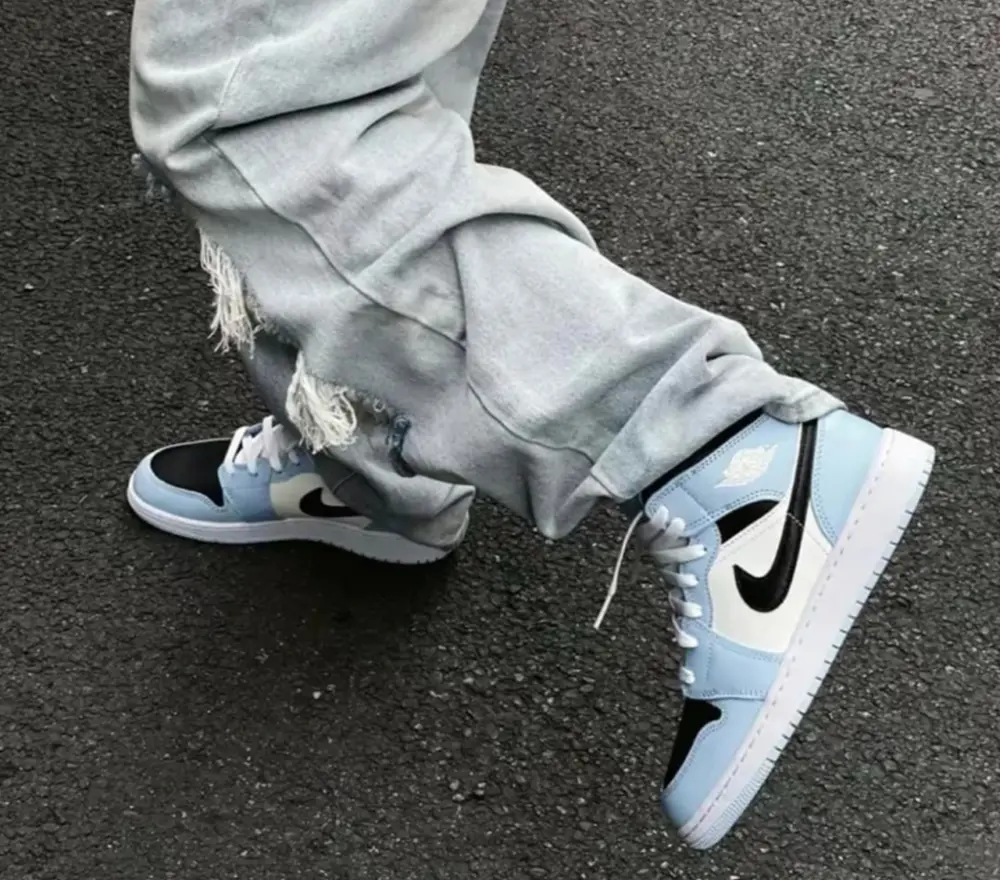 Giày Nike Air Jordan 1 Mid GS 'Ice Blue' 555112-401 - Ảnh 6