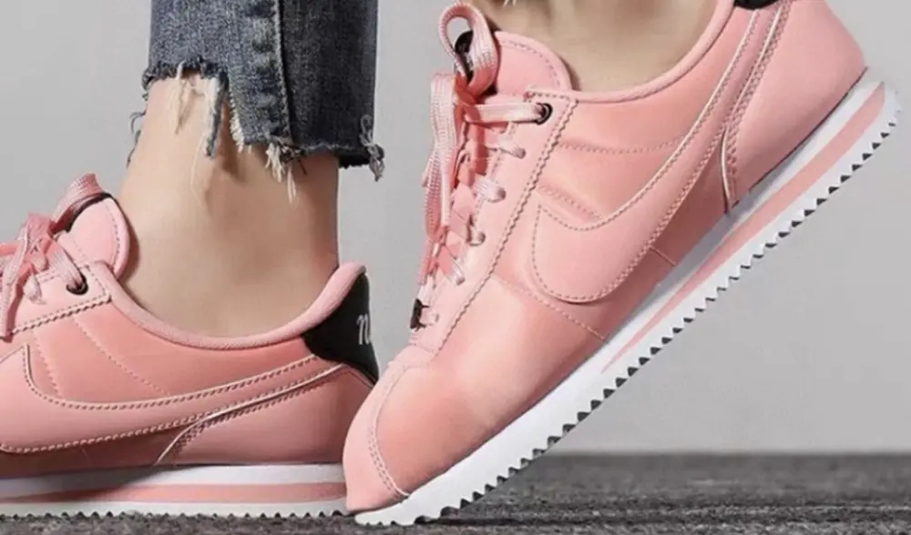 Alternative view of Giày Nike Cortez Basic TXT GS 'Valentine's Day' AV3519-600
