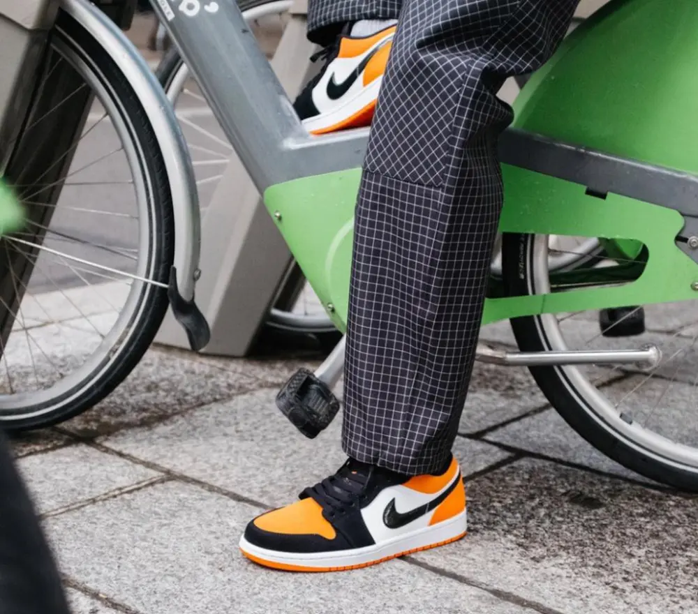 Alternative view of Giày Nike Air Jordan 1 Low 'Shattered Backboard' 553558-128