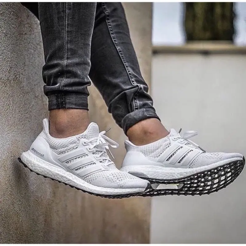 Alternative view of Giày Adidas UltraBoost 4.0 'Triple White' BB6308