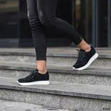 Alternative view of Giày New Balance Sneakers with high sole WL520MA