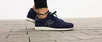 Alternative view of Giày New Balance 520 Dark Cyclone Gold WL520MG