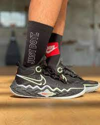 Alternative view of Giày Nike Air Zoom G.T. Run 'Black Green Ghost' CZ0202-001