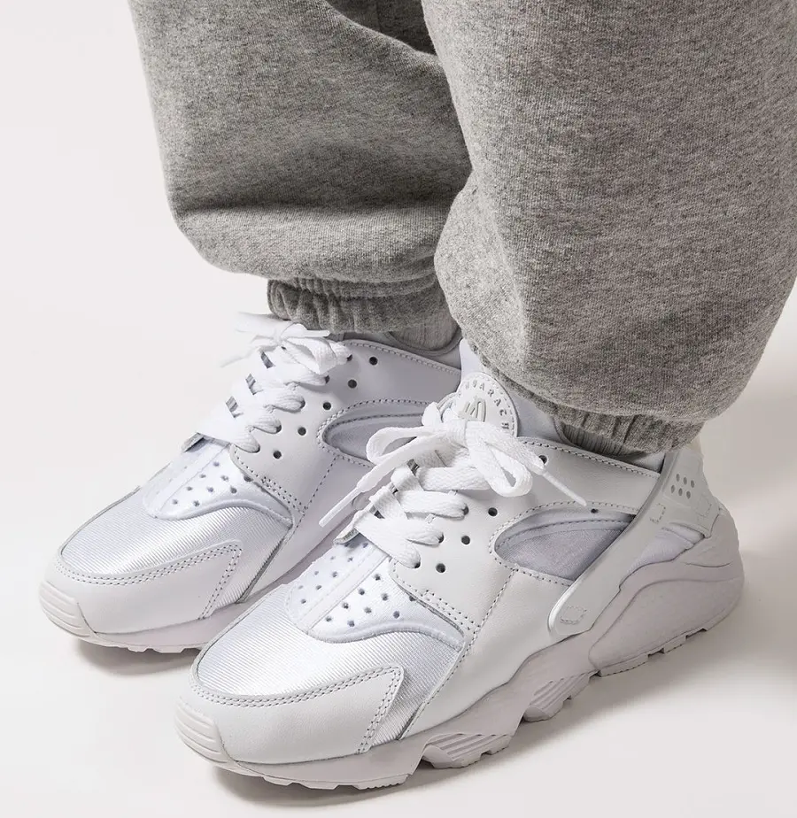 Alternative view of Giày Nike Air Huarache 'Triple White' DH4439-102
