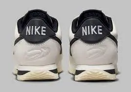 Alternative view of Giày Nike Cortez SE ‘Light Bone’ FN7650-030